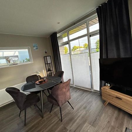 Ferienhaus / Chalet / Bungalow Am See, Holland, Niederlande, Lathum 외부 사진