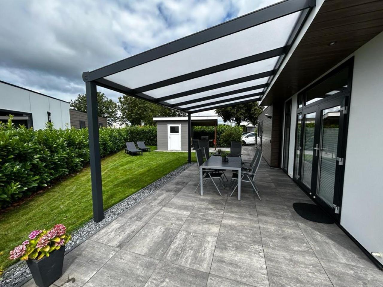 Ferienhaus / Chalet / Bungalow Am See, Holland, Niederlande, Lathum 외부 사진